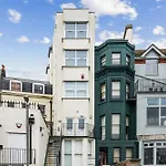 'Brighton Heights' Premium Central 2 Bedroom Flat By The Sea