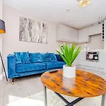 Hazelnut Seafront One Bedroom Bn1Gre25