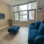 Hazelnut Seafront One Bedroom Bn1Gre07