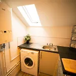 Beach View One Bedroom Apartment In Lowestoft By Eason Stays, Ideal For Offshore Workers & Short Stays- With Free Parking!
