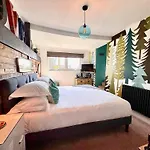Brightham House - Exclusively For Adults