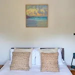 Kerensa Beautiful 3 Bed Townhouse With Parking
