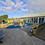 Delightful Two Bedroom Caravan On Par Beach.