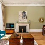 Dragon Suites Luxury Apartments At 9 Albyn Place