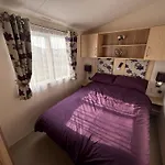Neptune Bank 85- Coastfields, No Pets, Wifi And Tvs In Bedrooms, Bed Linen - Meadow Lakes Caravan & Lodge Hire
