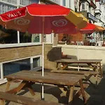 Dora Hotel