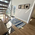 Luxurious 4 Bedroom New England Style Villa - Trewhiddle V14