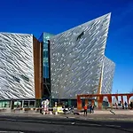 Titanic Quarter, Marina View Modern 2 Bedroom Apartment