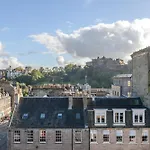 The Righ Penthouse Suite