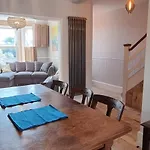 Stunning Townhouse, Close To The Sea