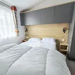 Beautiful Caravan With Decking At Azure Seas In Suffolk, Sleeps 6 Ref 32004Az