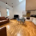 Private Parking 2 Bed 2 Bath