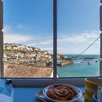 Fabulous 2 Bed Cottage - Outstanding Sea Views