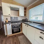 Lovely 6 Berth Caravan At Caldecott Hall Country Park, Norfolk Ref 91010C