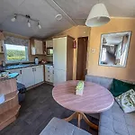 Lovely 8 Berth Caravan At Southview Holiday Park Near Skegness Beach Ref 33031Cl