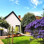 Hastings Casita, 'Little House' Self Contained Garden Lodge, Close To Town And Seafront