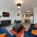 Luxury 2 Bedroom Penthouse In East Village Belfast - Walk To City Centre, Roof Terrace