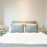 Grovefield Getaway