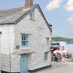 Beach Corner Cottage