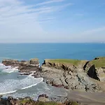 Knights Den