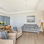 7 Vista Apartments