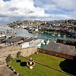 Top Deck 6 - Linden Court