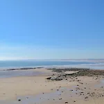 Sandy Toes