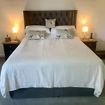 2 Sea Gardens