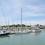 Lymington Lodge