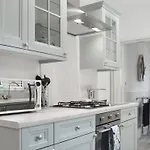 Sapphire Cottage
