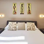 Aaron Accommodation