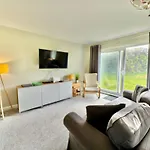 Number Seven Isallt Lodges