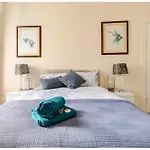 Charming 3-Bed Apartment In Edinburgh