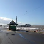 Sea View Apartment Two - Uk36847