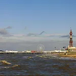 Sea View Apartment Two - Uk36847