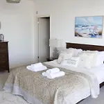 Seas The Day Beachfront Apartment Ramsgate - Sleeps 4