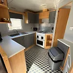 Meadow View 158 - Golden Palm, Pet Friendly, Wifi, Bed Linen - Meadow Lakes Caravan & Lodge Hire