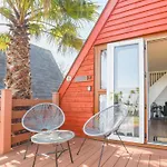 Palm Lodge