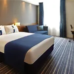 Holiday Inn Express Poole By Ihg