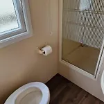 Beachside Caravan, Family-Friendly, Wifi