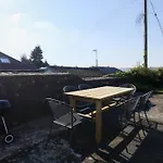 2 Bryn Hyfryd