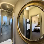 Abbotsford Hotel