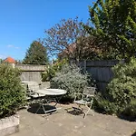 12A Fieldstile Road