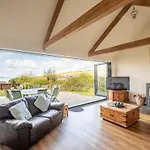 Family Beach House In Heart Of Broad Haven For 14