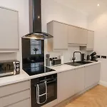 303 The Salisbury