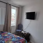 Sea Escape The Tardiis Beachfront Location Aberavon Beach Sea Views Driveway Parking