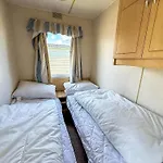8 Berth Caravan At California Cliffs Holiday Park In Norfolk Ref 50007D
