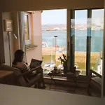 Breathtaking Harbourside Views With Parking At 'Harbour Strand'