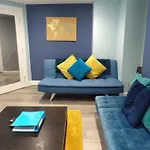 Lovely 3 Bedroom Apartment With Private Garden In Edinburgh City Centre