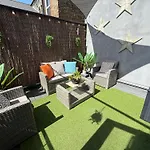 The Duplex Margate With Deck & Living Space Air Conditioning